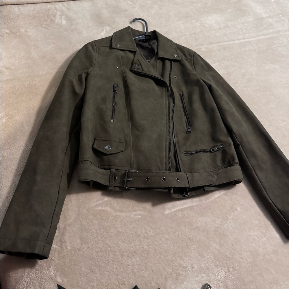 Bomber jacket very stylish ready to elevate your looks perfect for this season